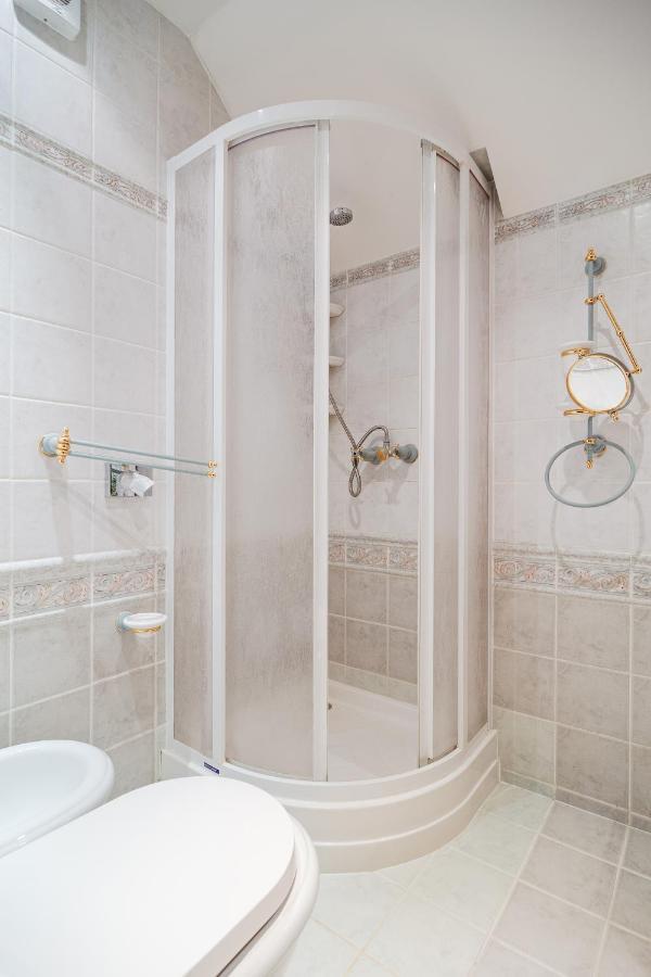 U Modreho Orla - At The Blue Eagle Hotel Praha Bagian luar foto